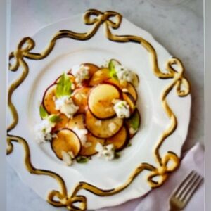 ❤️ ANTHROPOLOGIE BENEDITA GOLD BOW STONEWARE DINNER PLATE NEW